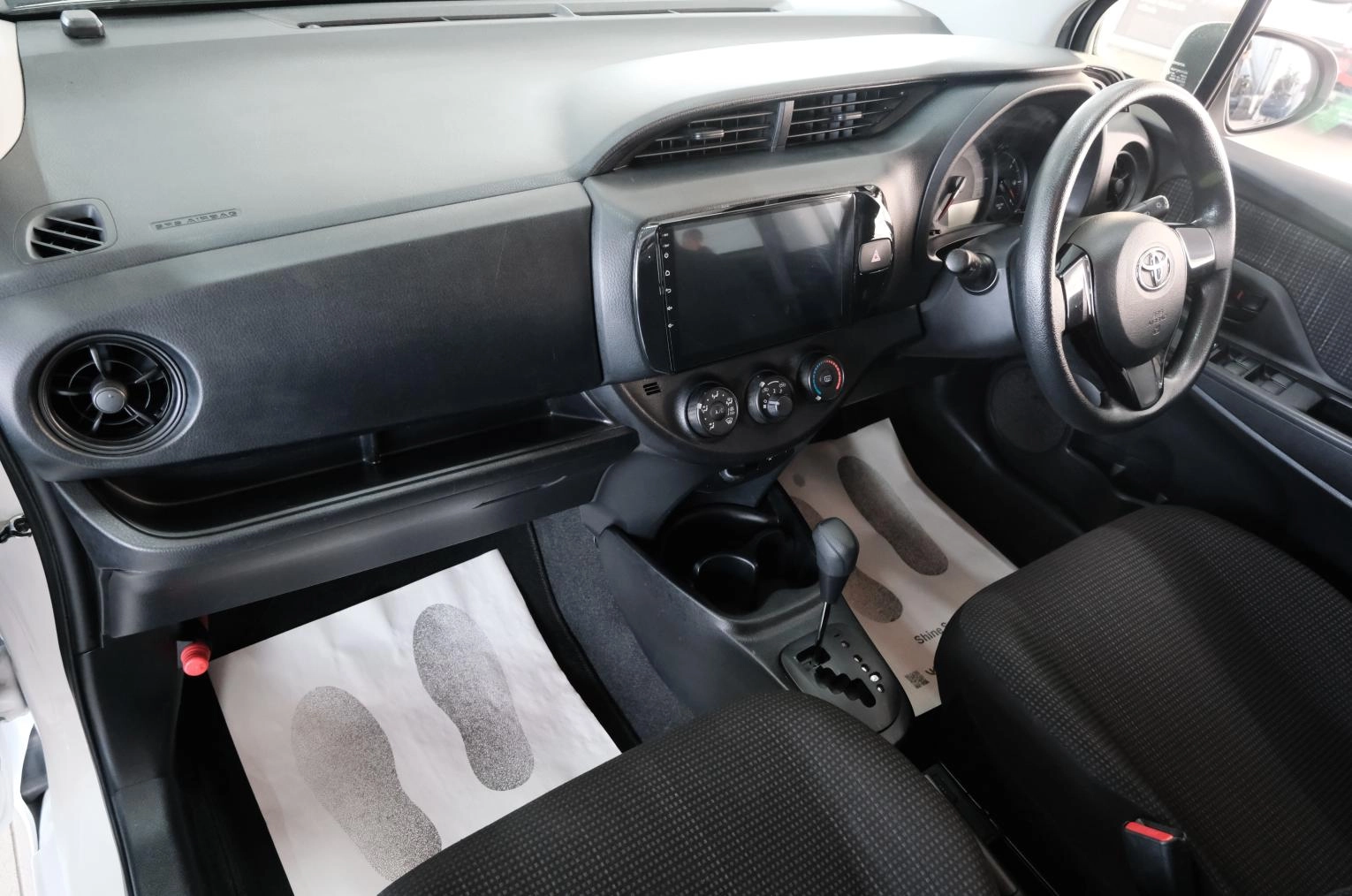 Toyota Vitz 17 из 21