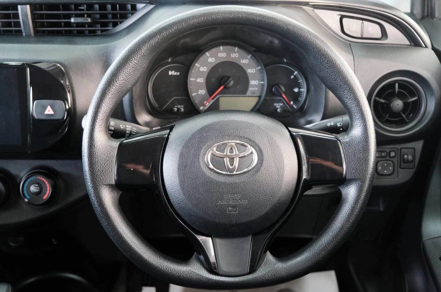 Toyota Vitz 12 из 21