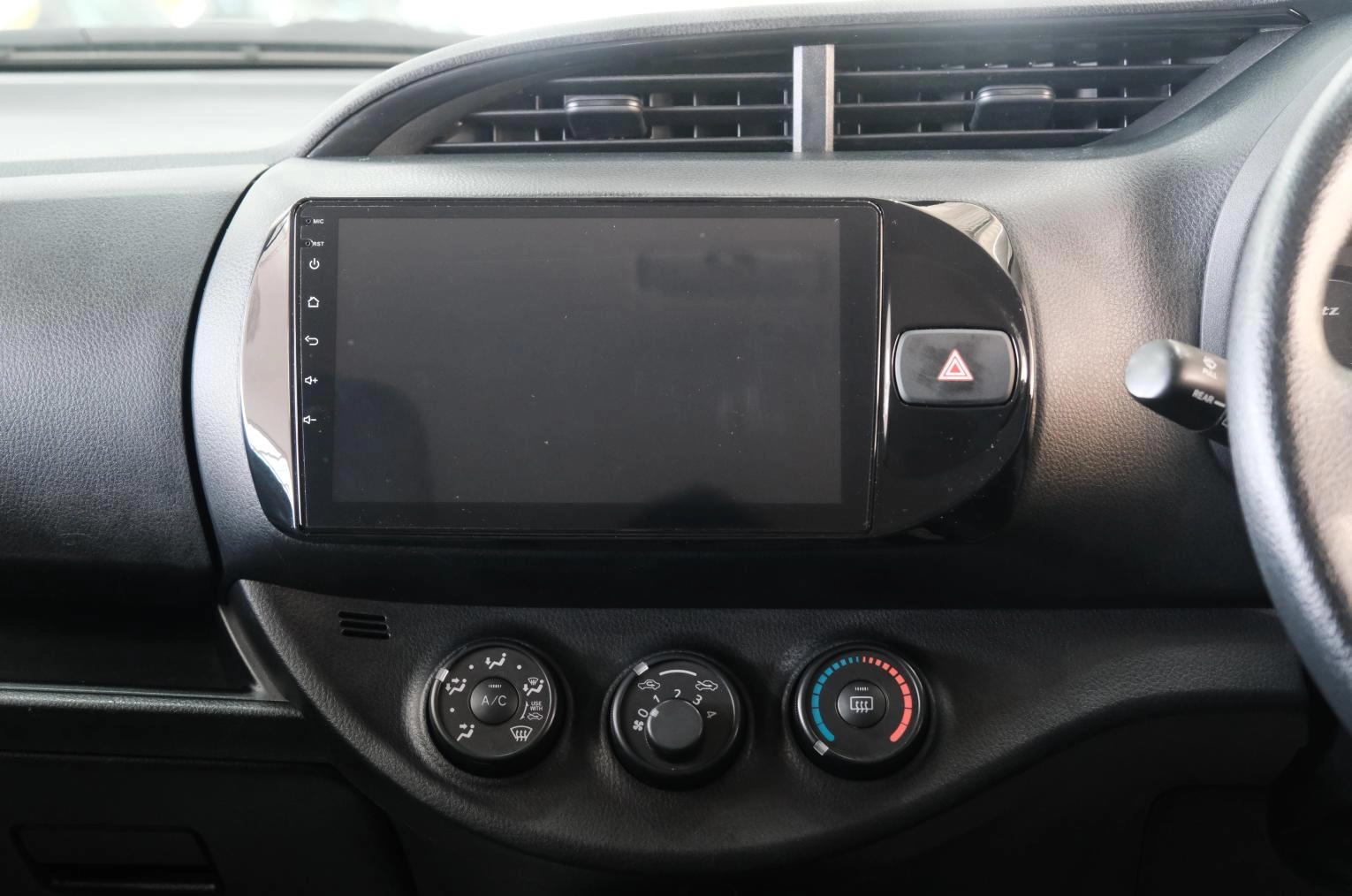 Toyota Vitz 14 из 21