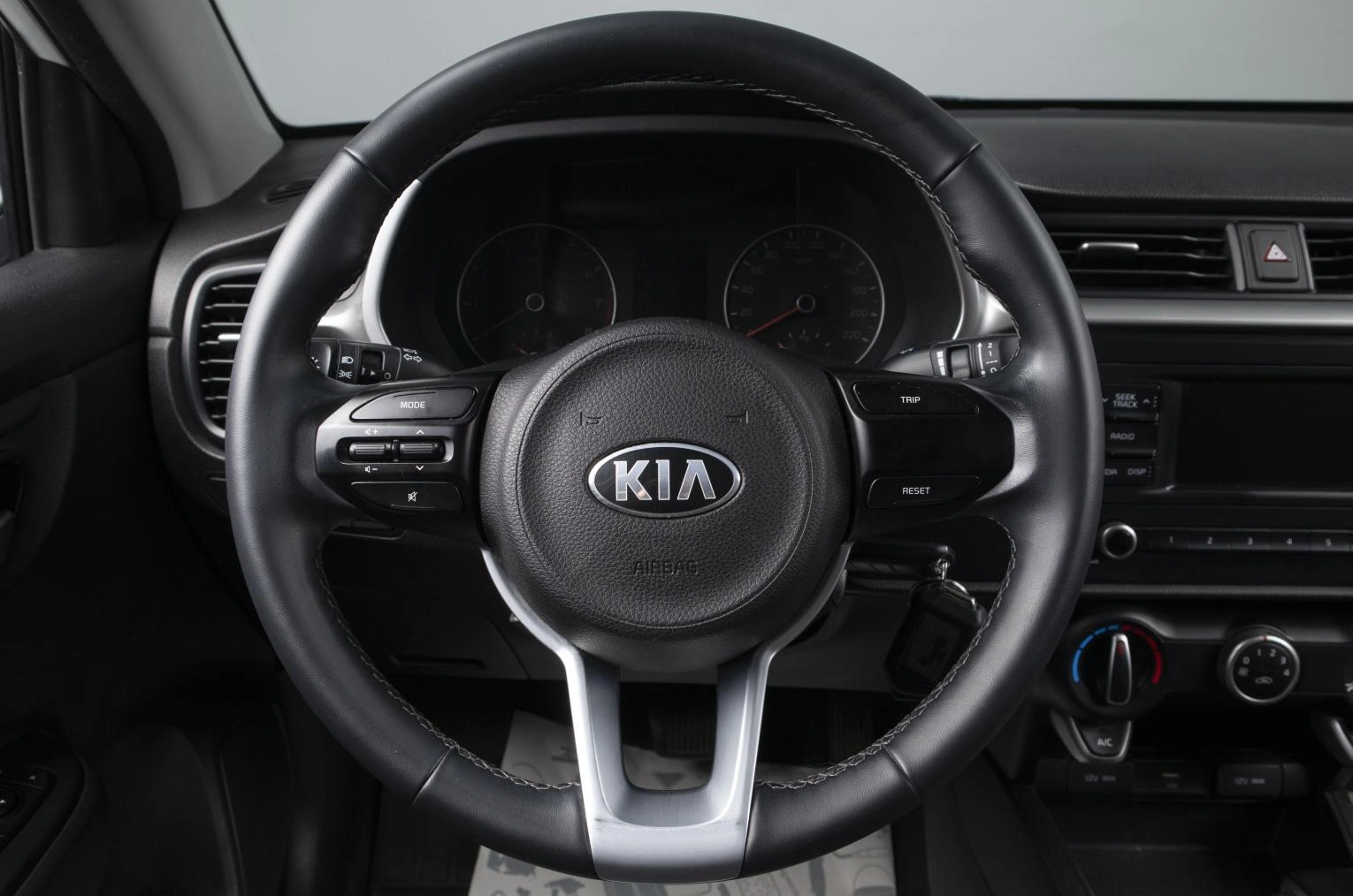 KIA Rio 8 из 18