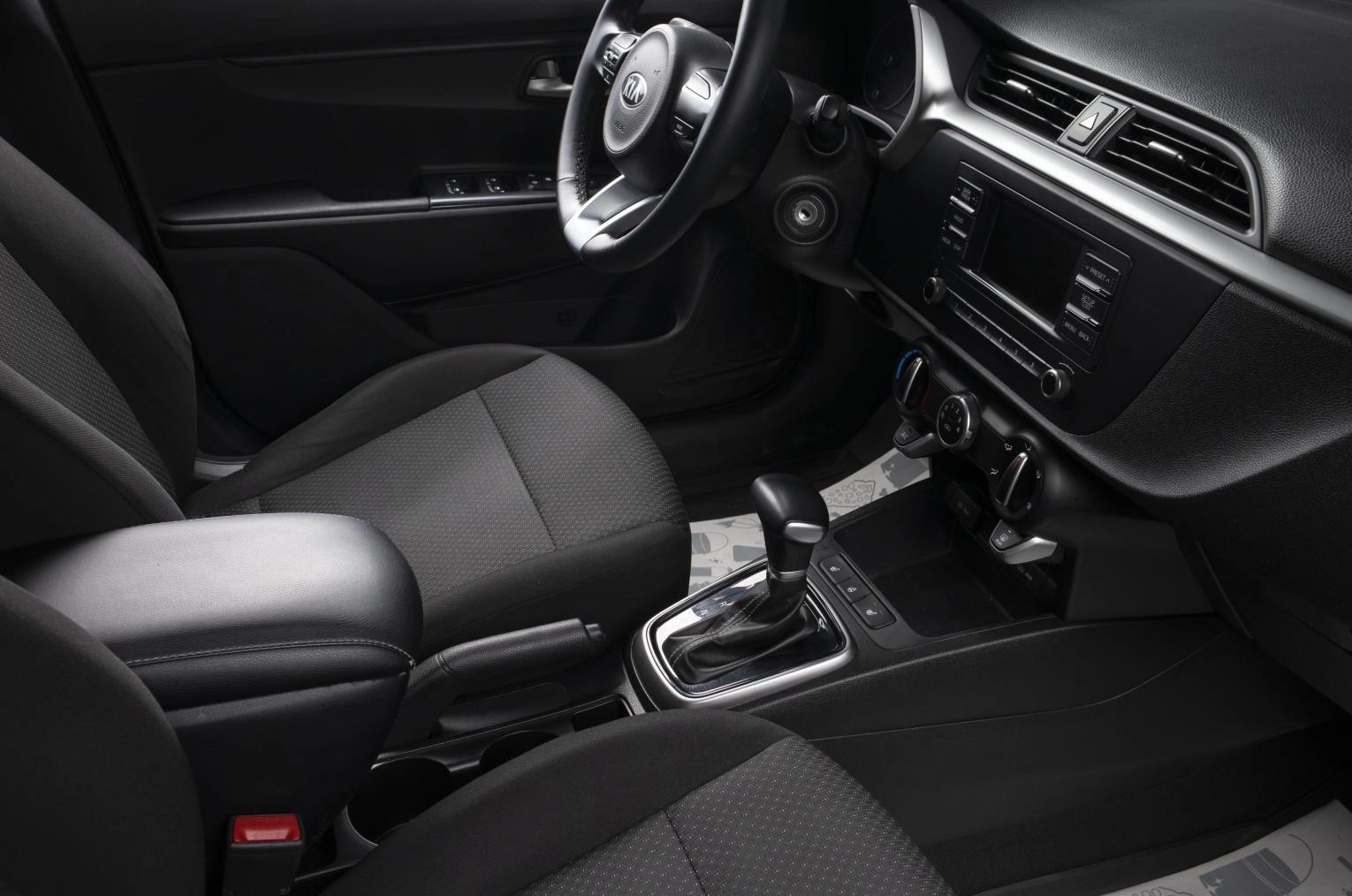 KIA Rio 15 из 18