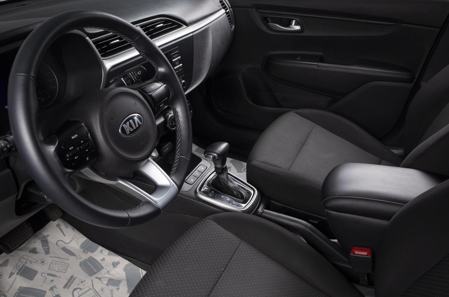 KIA Rio 14 из 18