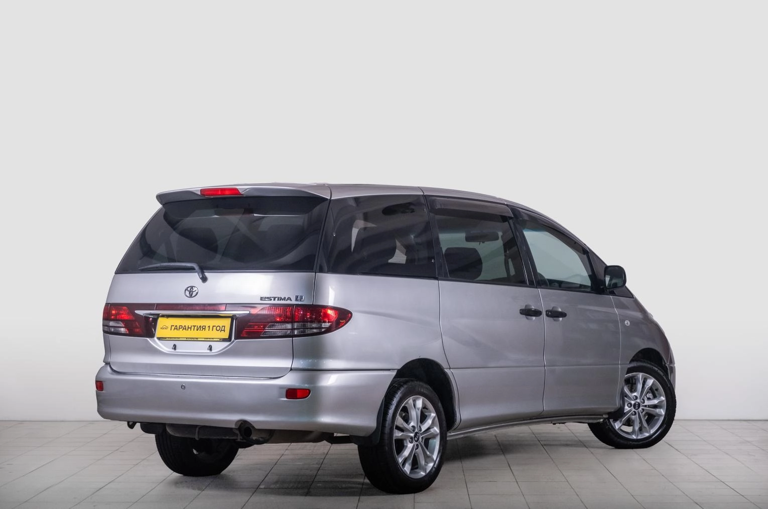 Toyota Estima 6 из 16