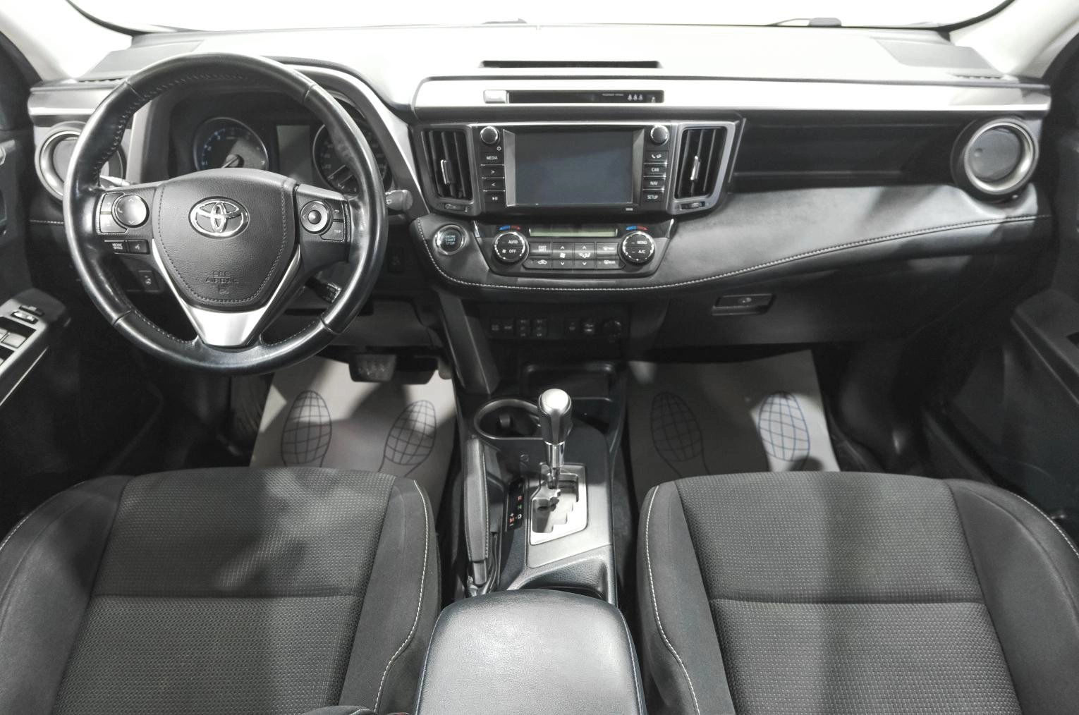 Toyota RAV4 15 из 28