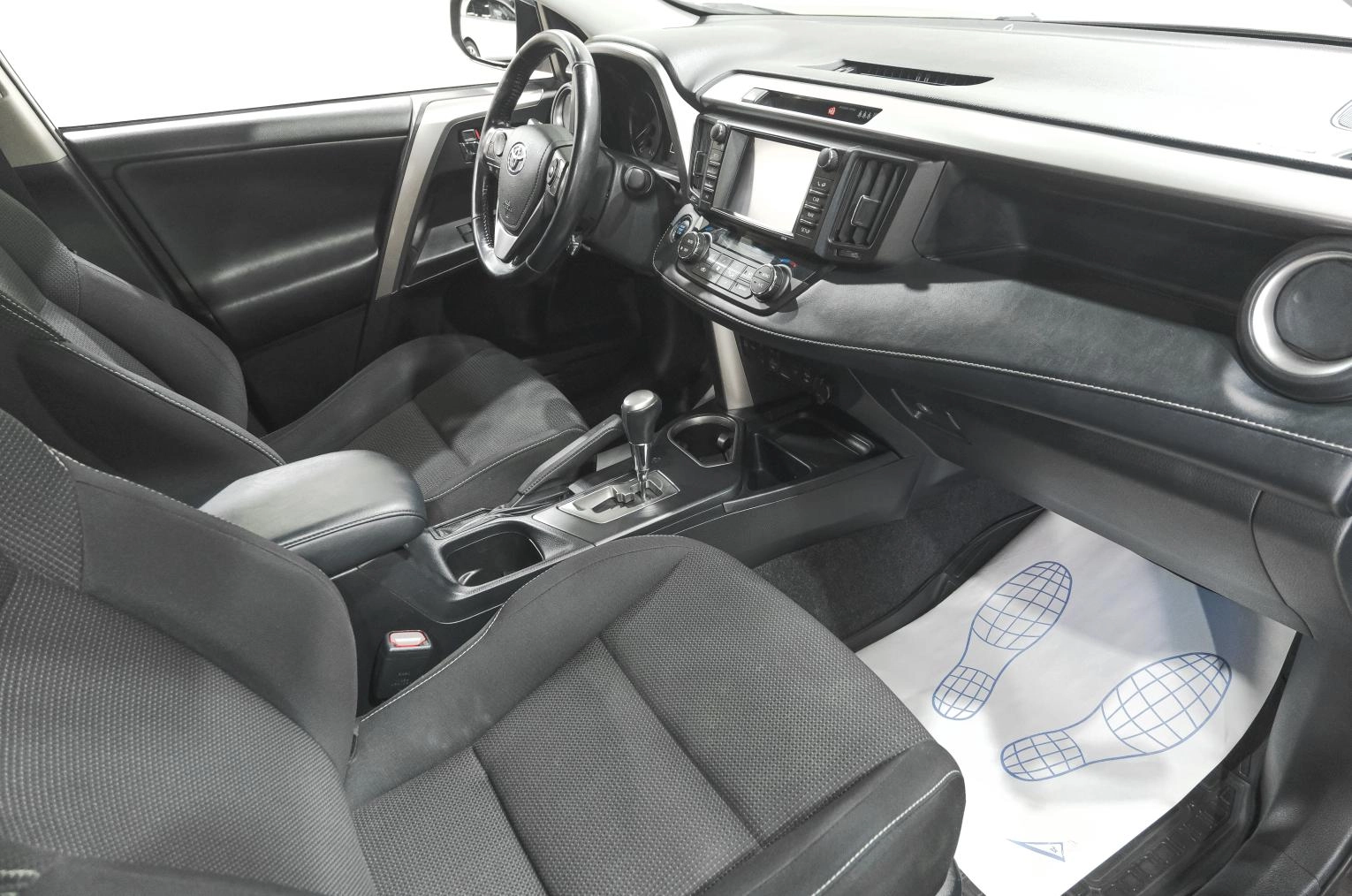 Toyota RAV4 8 из 28