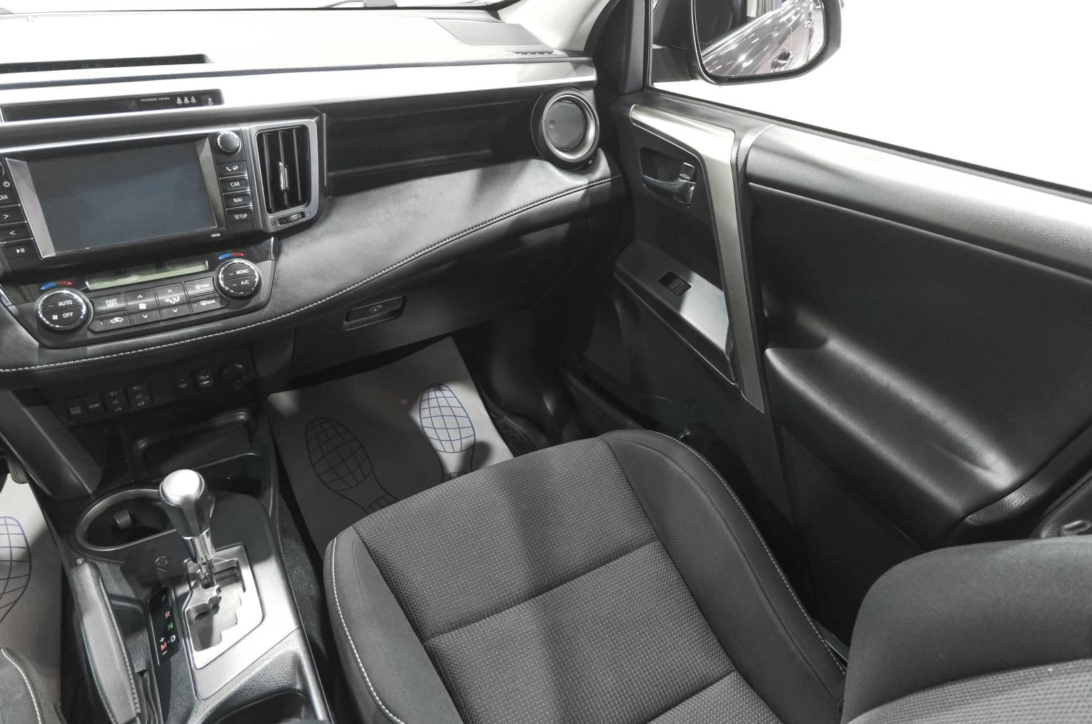 Toyota RAV4 14 из 28