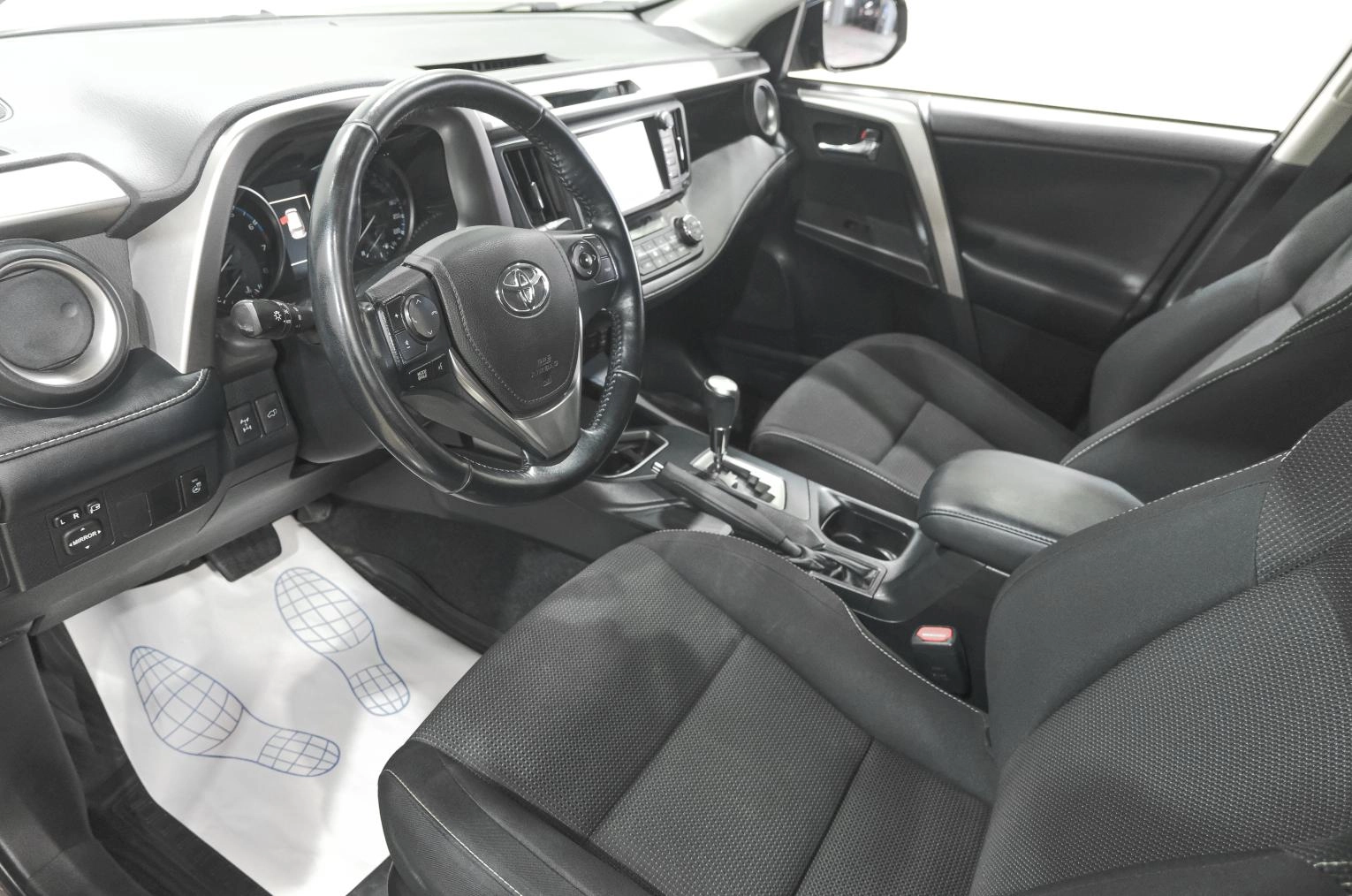 Toyota RAV4 7 из 28