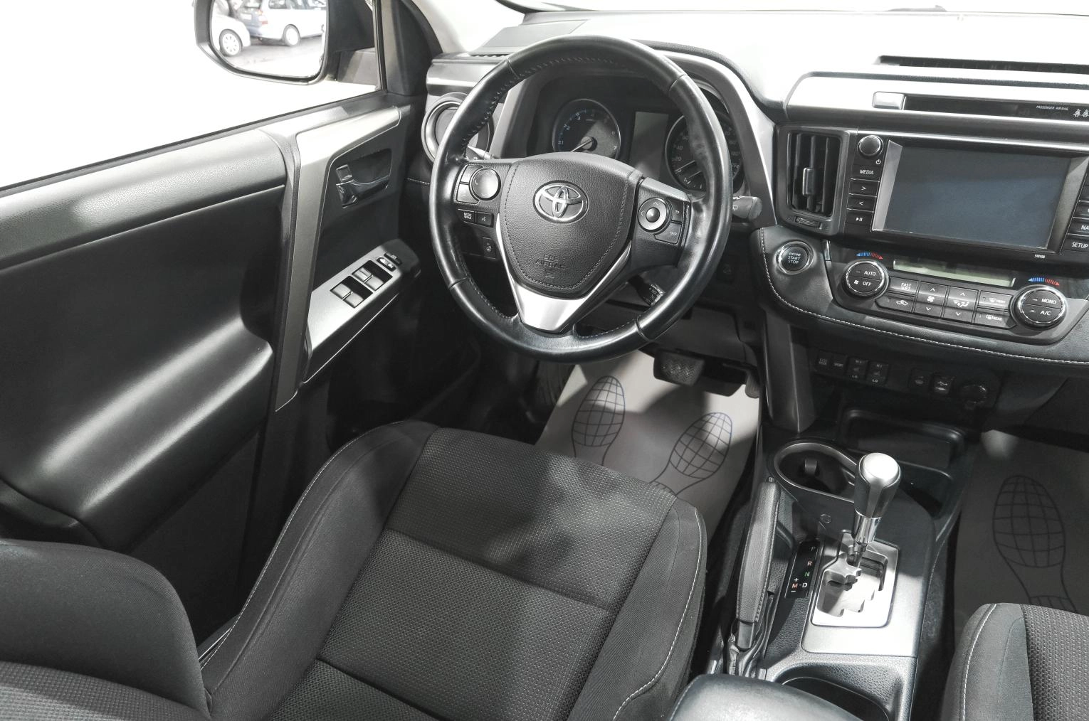 Toyota RAV4 13 из 28