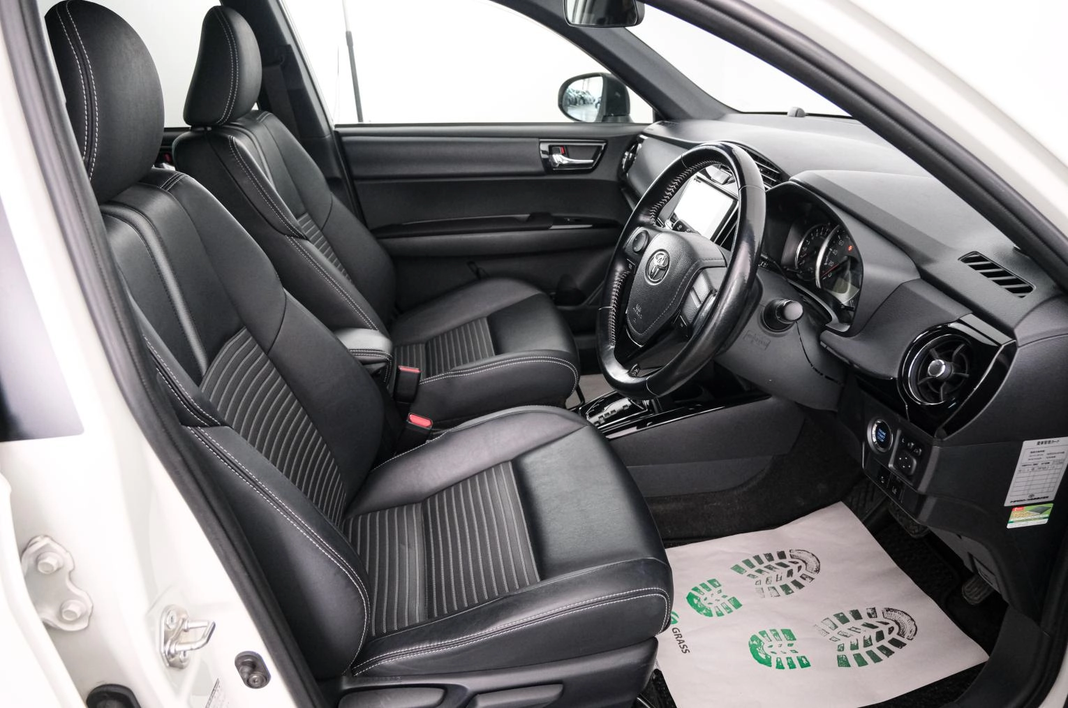 Toyota Corolla Fielder 13 из 43