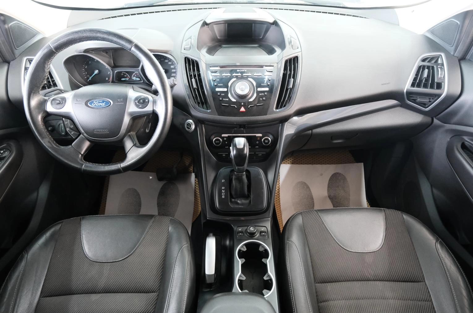 Ford Kuga 15 из 24
