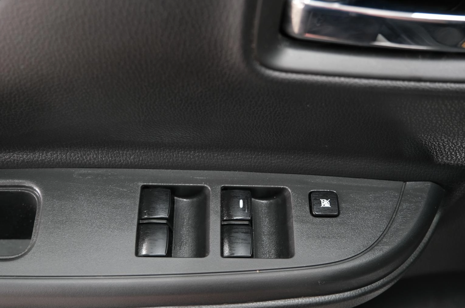 Mitsubishi L200 8 из 23