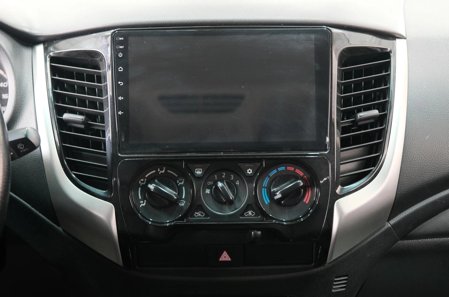 Mitsubishi L200 16 из 23