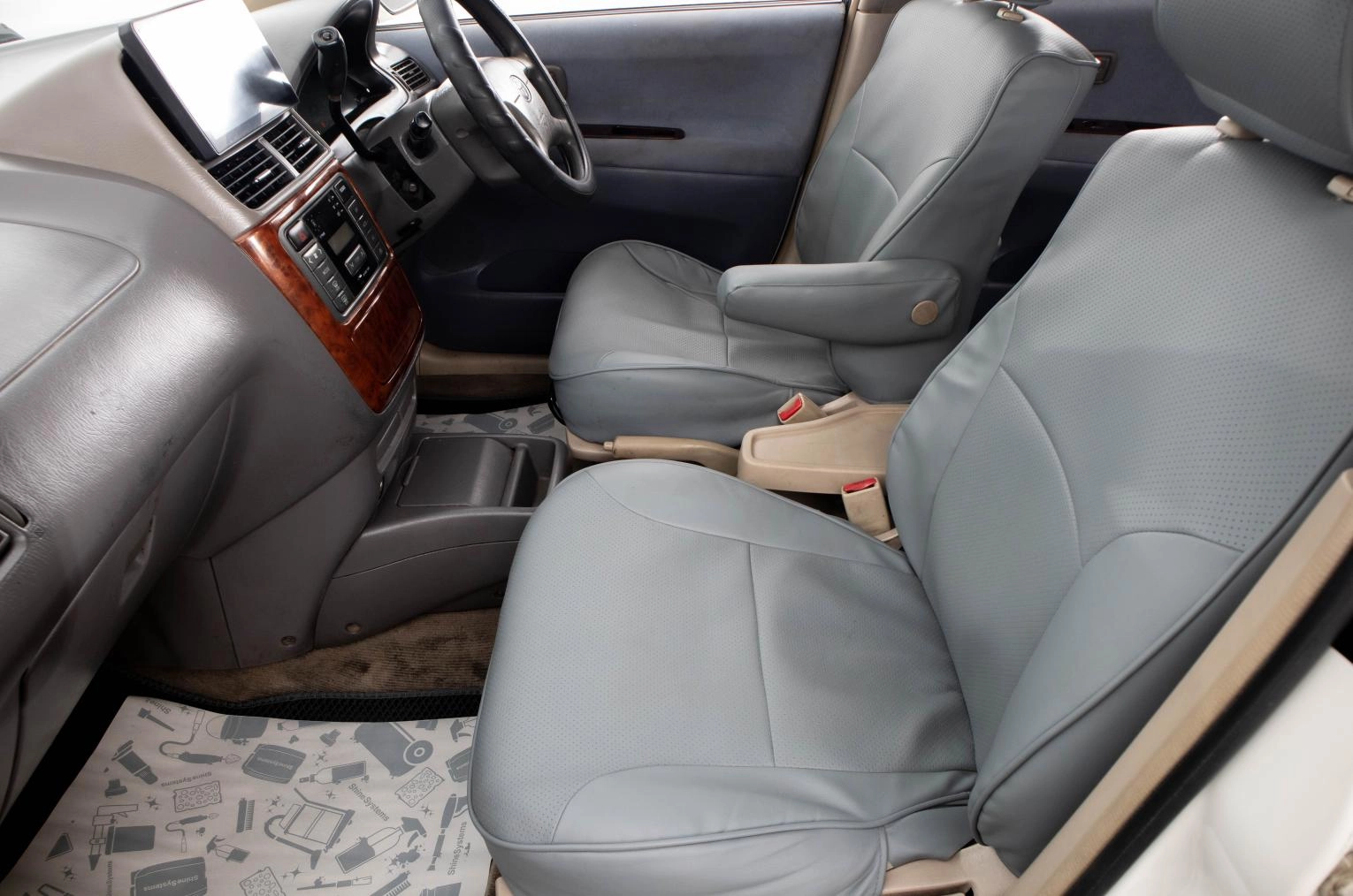 Toyota Gaia 19 из 24