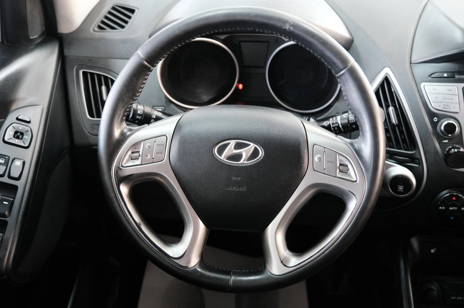 Hyundai ix35 12 из 25