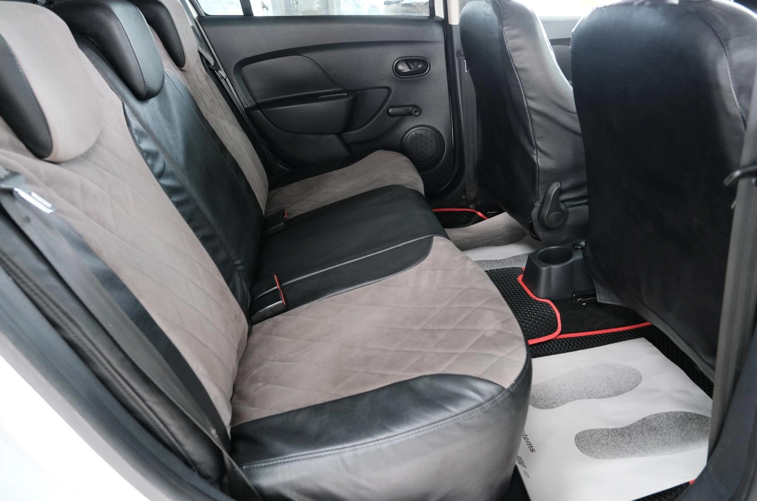 Renault Logan 22 из 24
