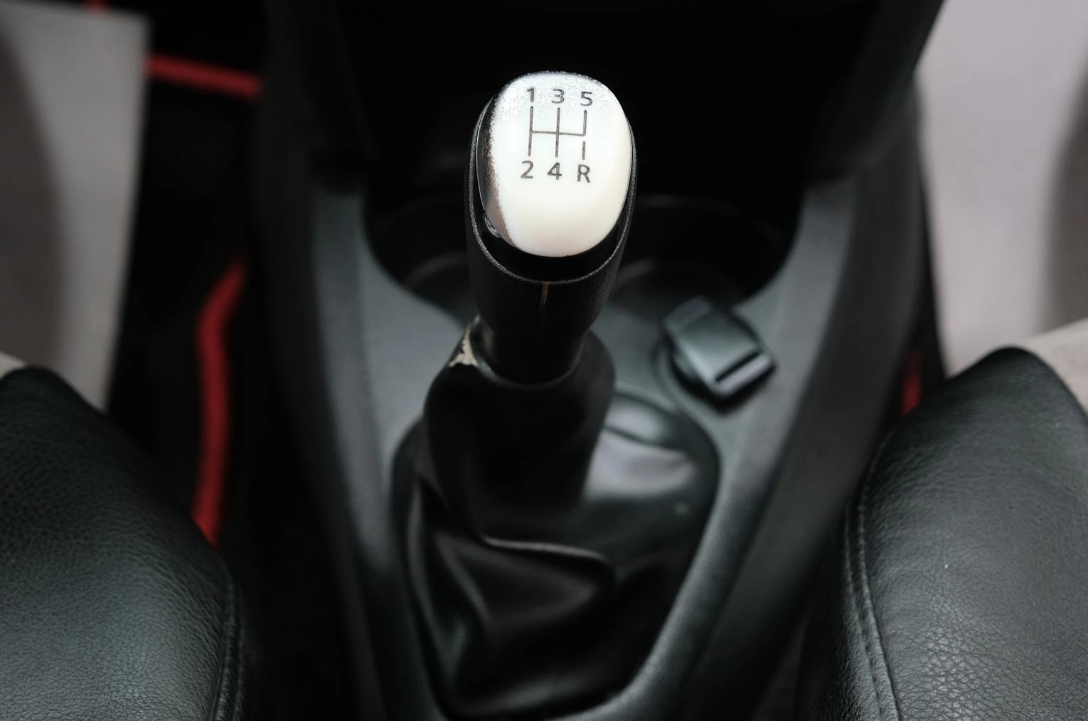 Renault Logan 17 из 24