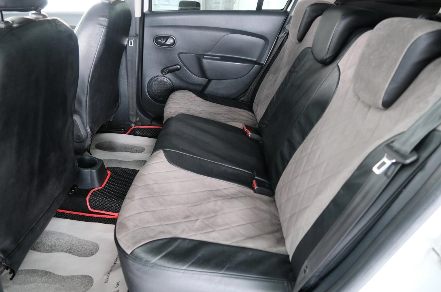 Renault Logan 21 из 24