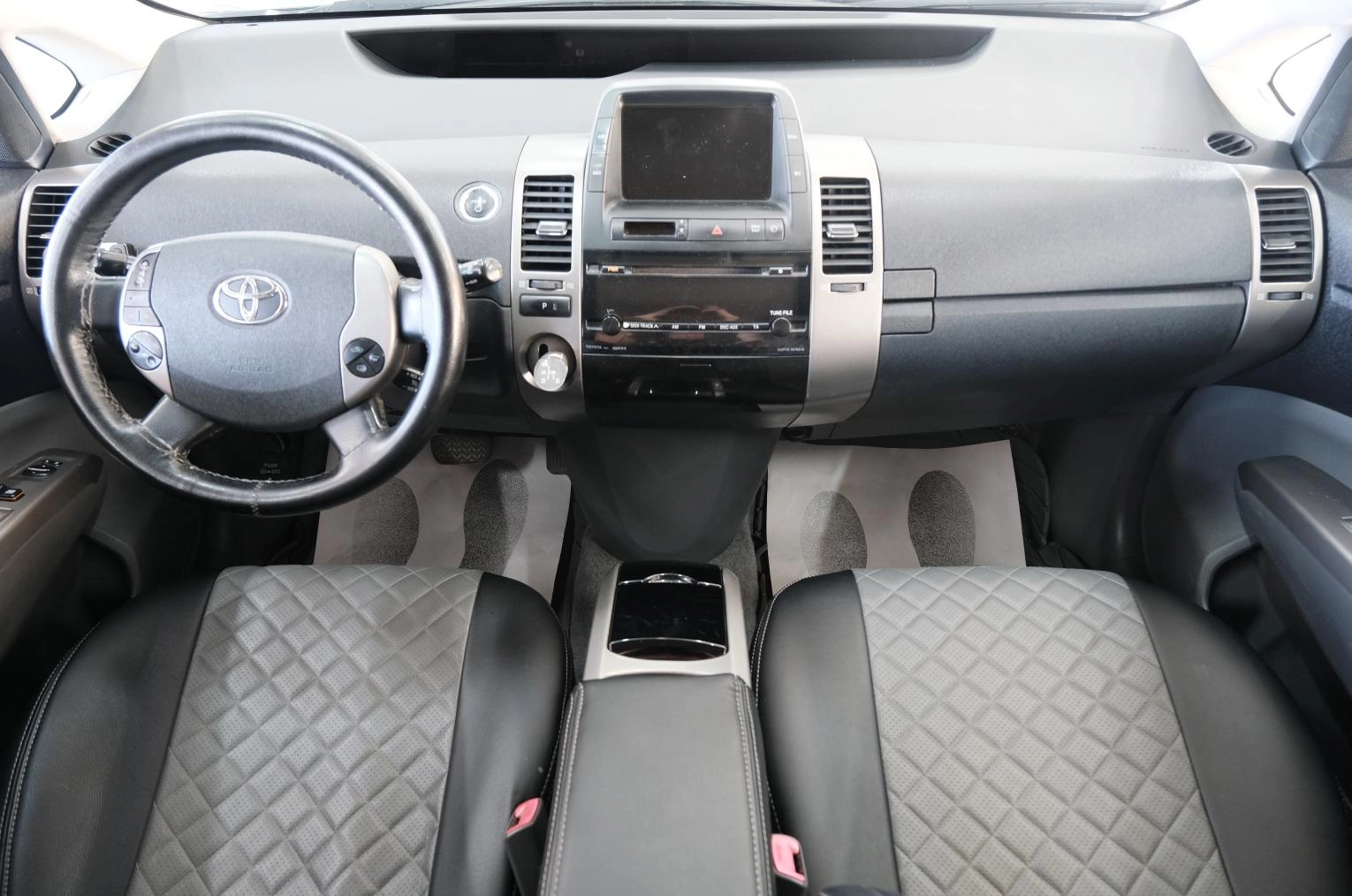 Toyota Prius 14 из 25