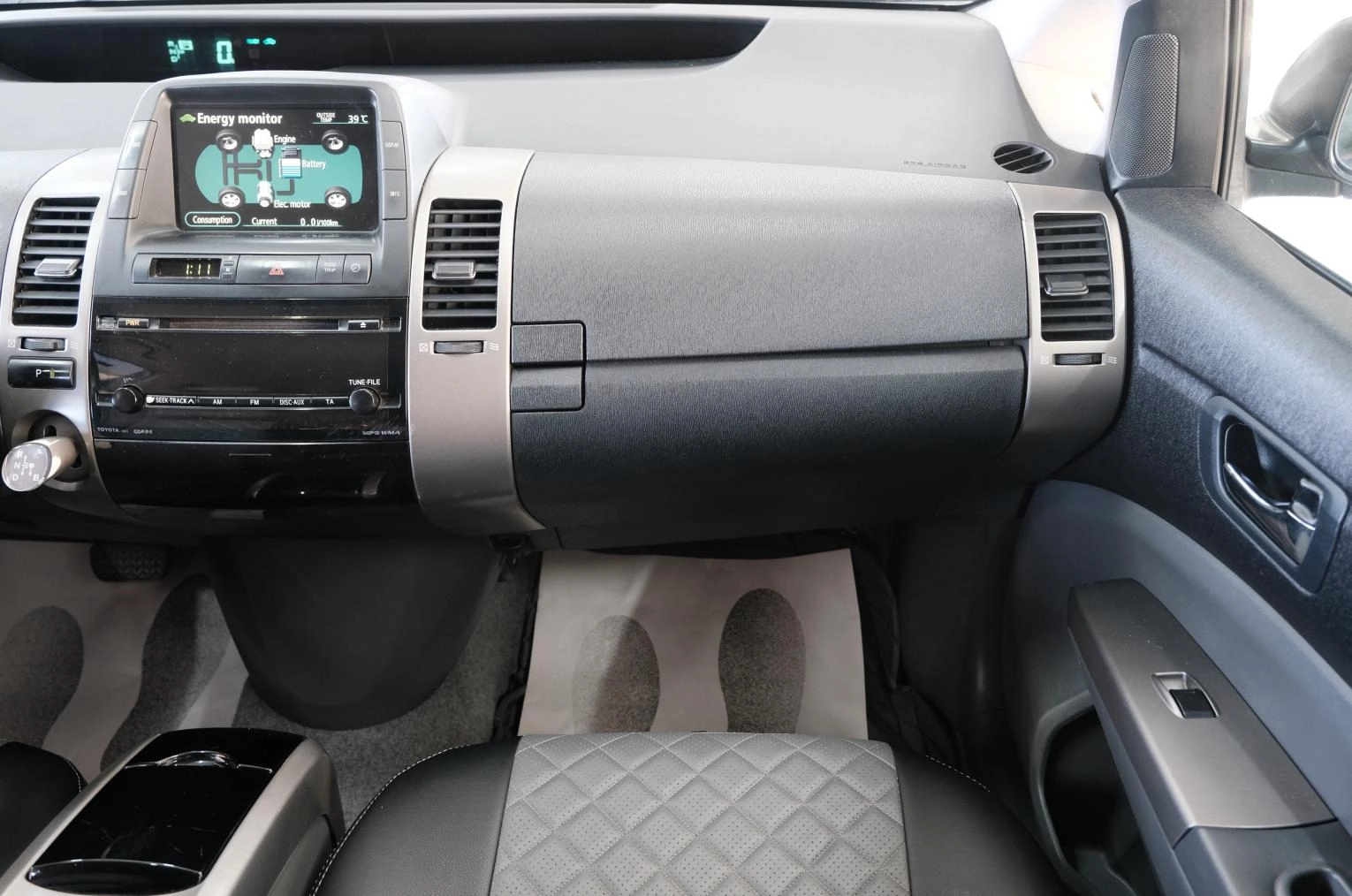 Toyota Prius 19 из 25