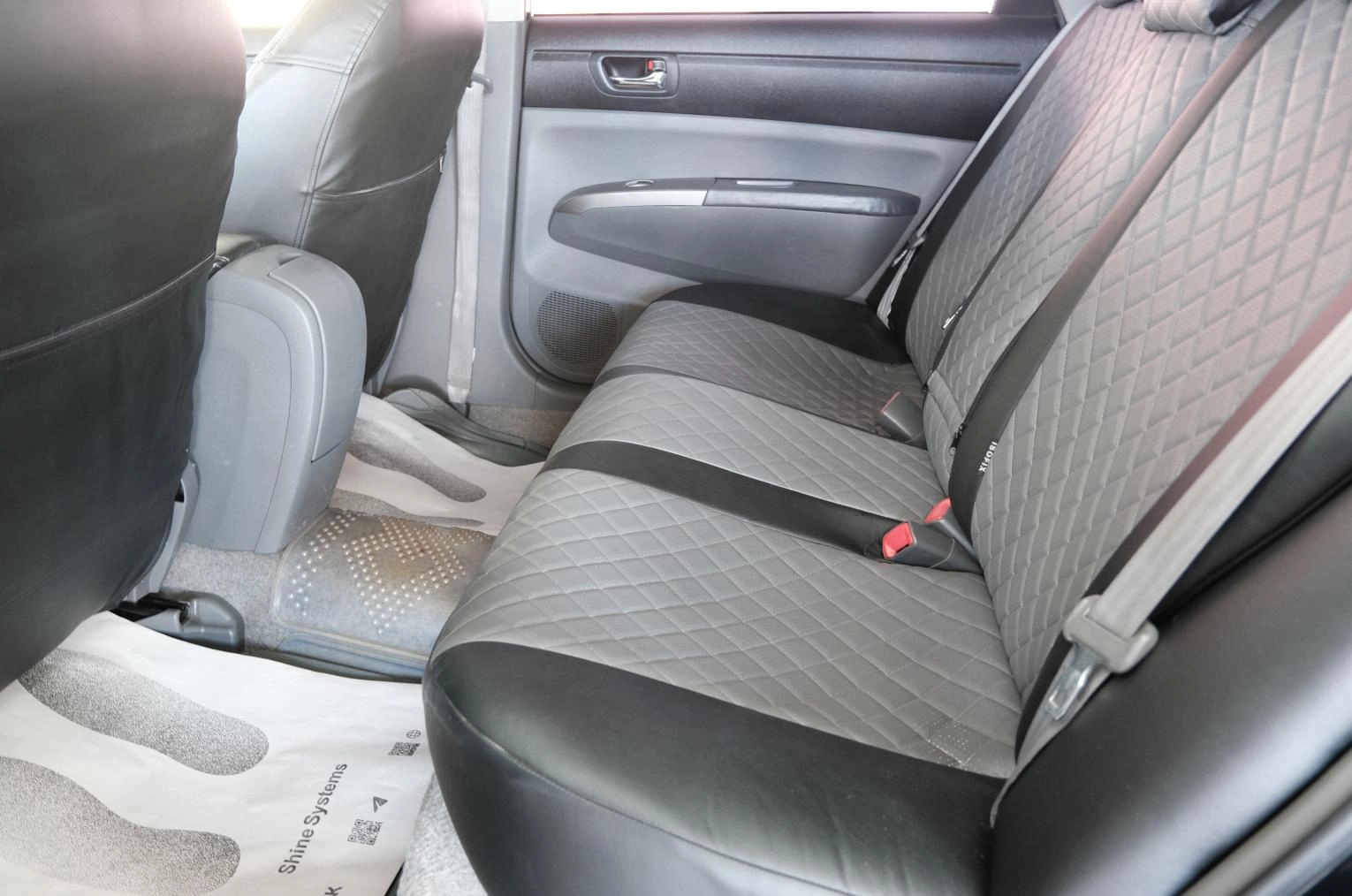 Toyota Prius 23 из 25