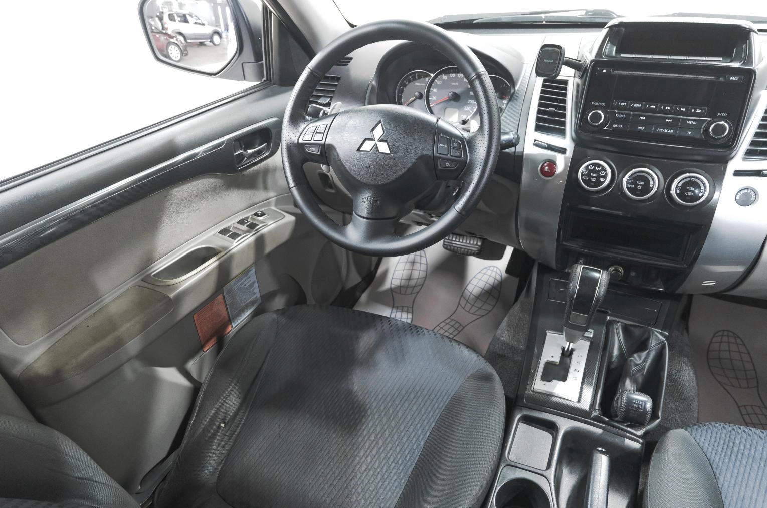 Mitsubishi Pajero Sport 9 из 23