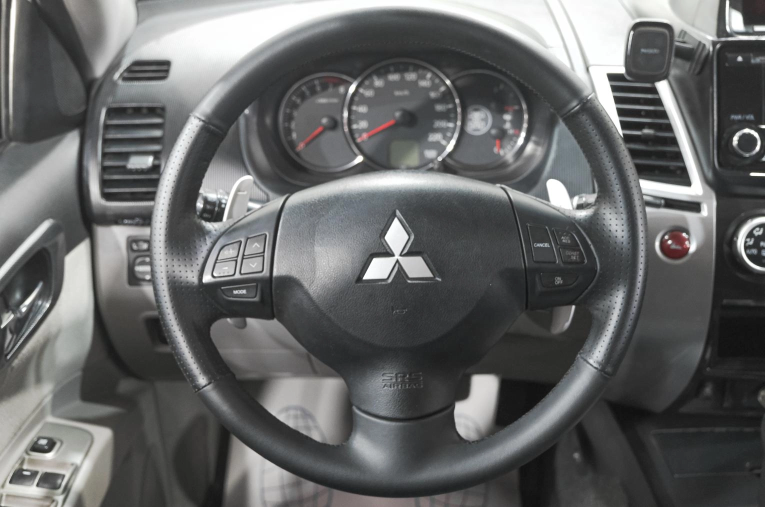 Mitsubishi Pajero Sport 13 из 23