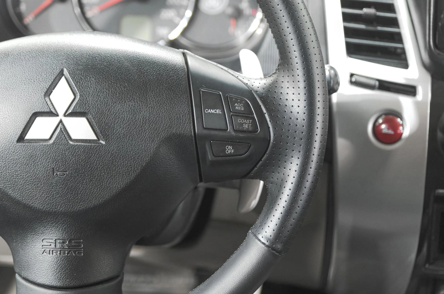 Mitsubishi Pajero Sport 14 из 23