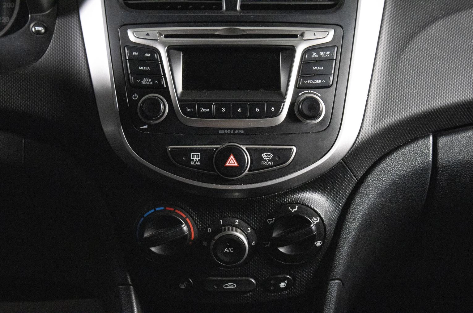 Hyundai Solaris 15 из 18