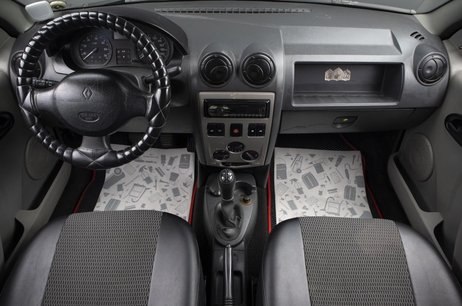 Renault Logan 7 из 15