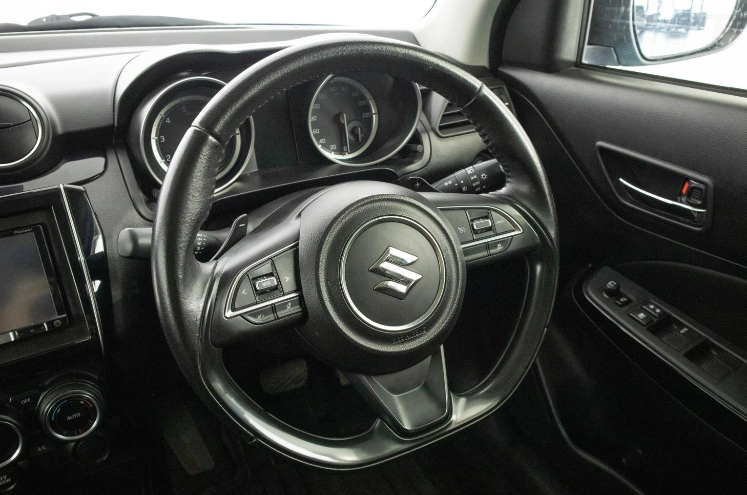 Suzuki Swift 23 из 47