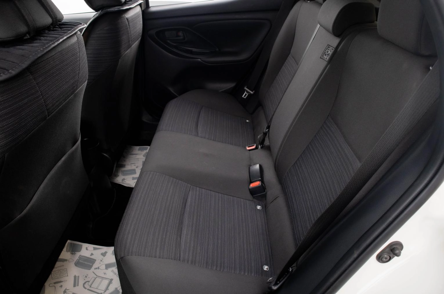 Toyota Yaris 25 из 27