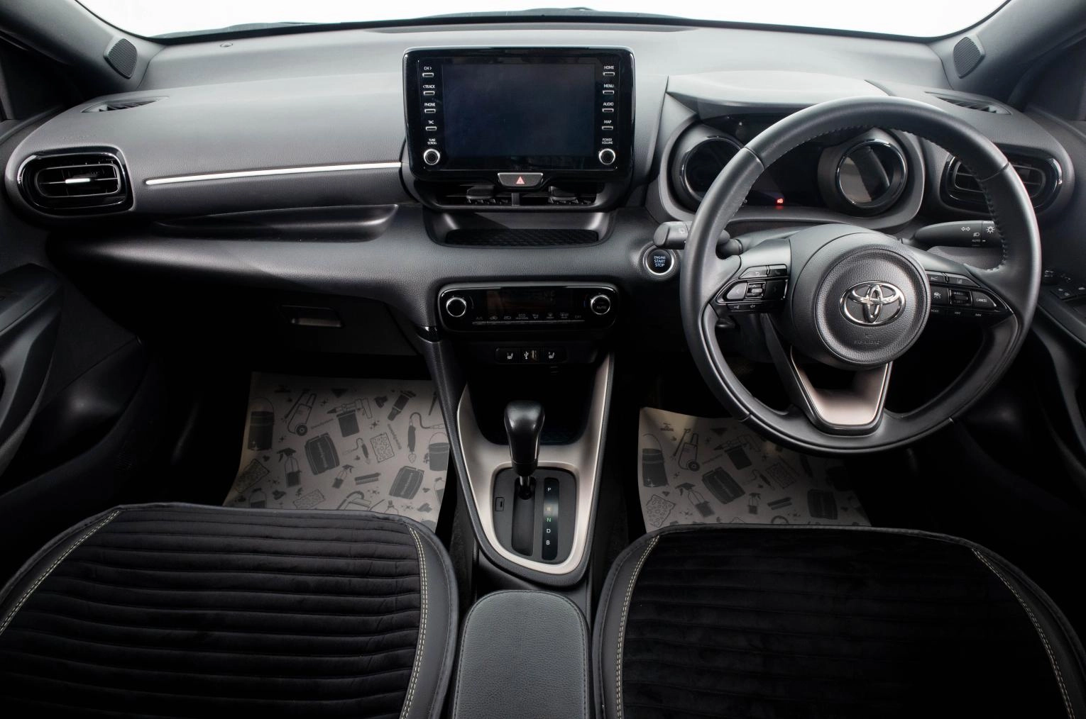 Toyota Yaris 10 из 27