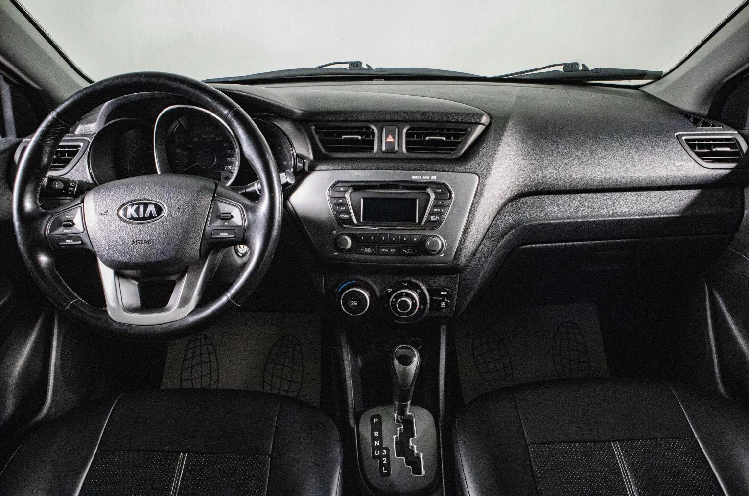 KIA Rio 14 из 18