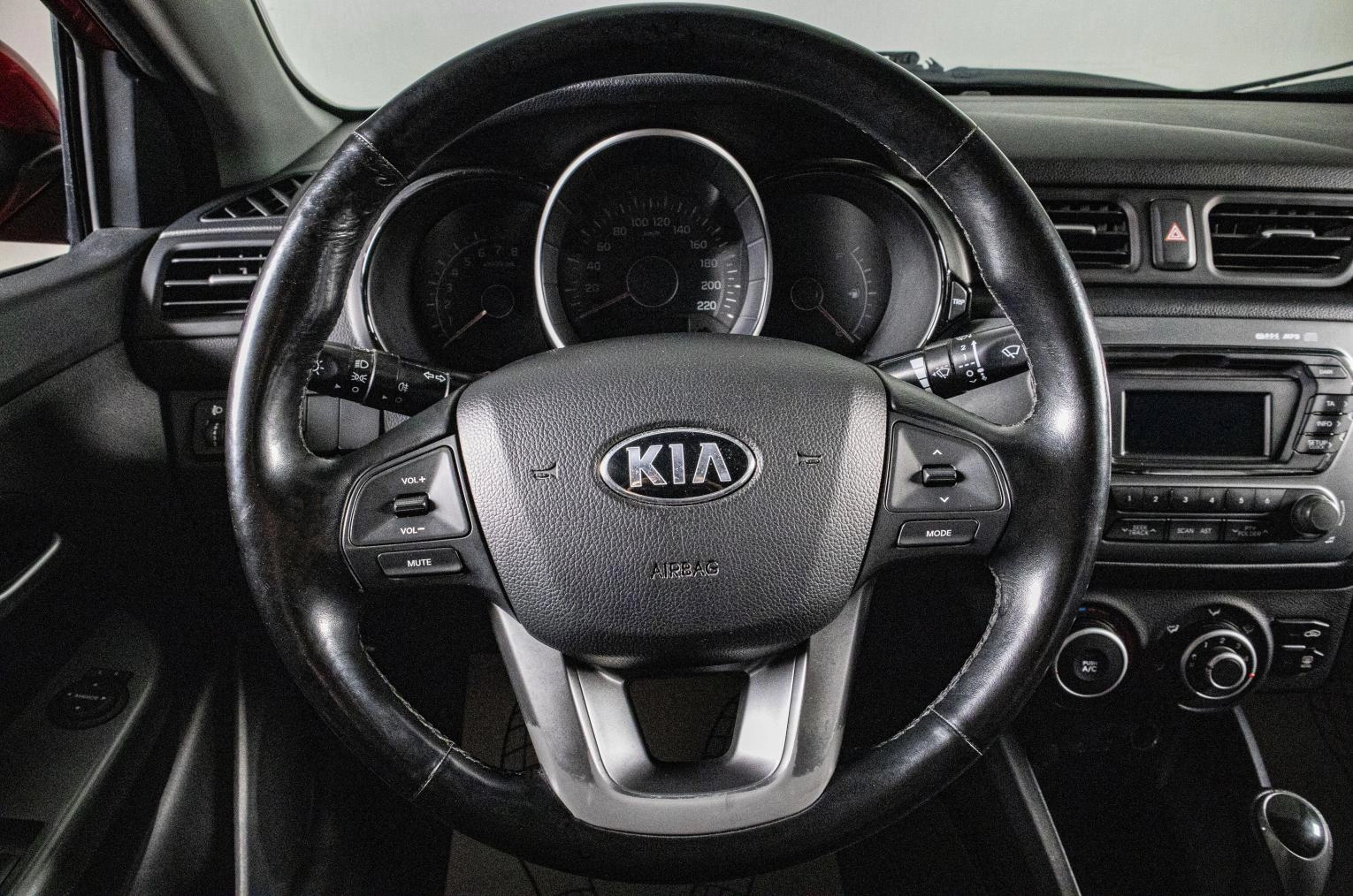 KIA Rio 11 из 18