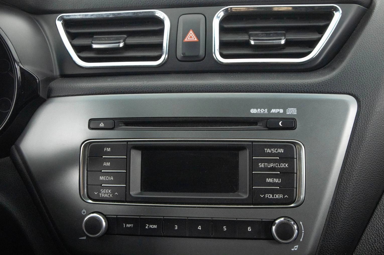 KIA Rio 15 из 23