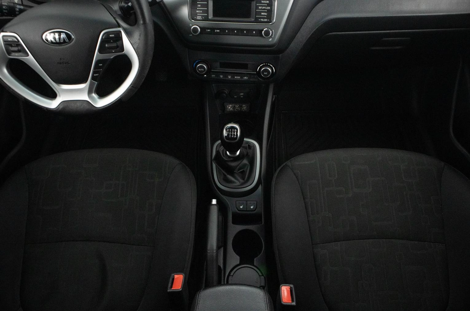 KIA Rio 18 из 23