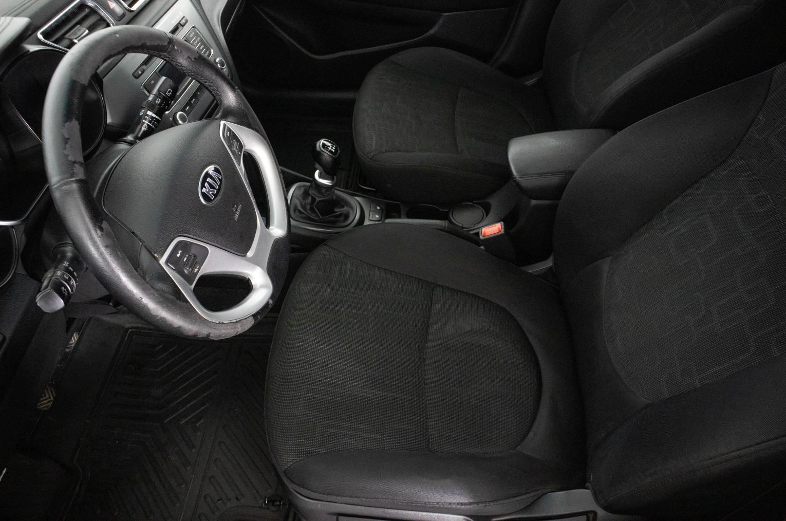 KIA Rio 8 из 23