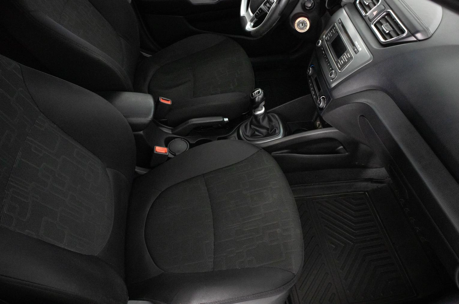KIA Rio 11 из 23