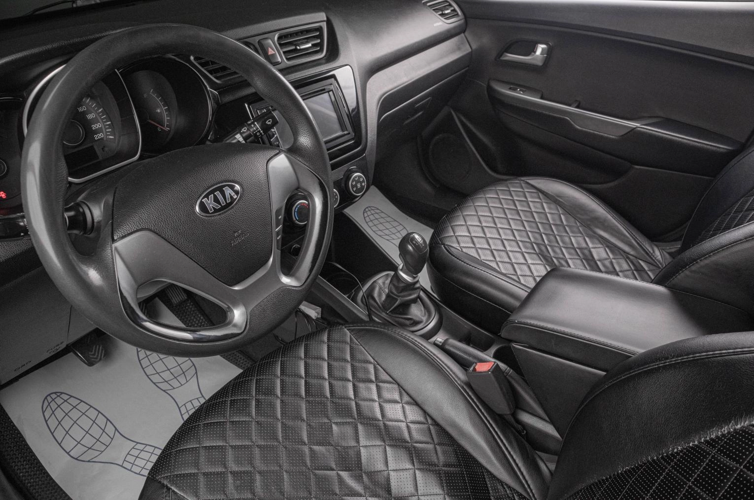 KIA Rio 8 из 19