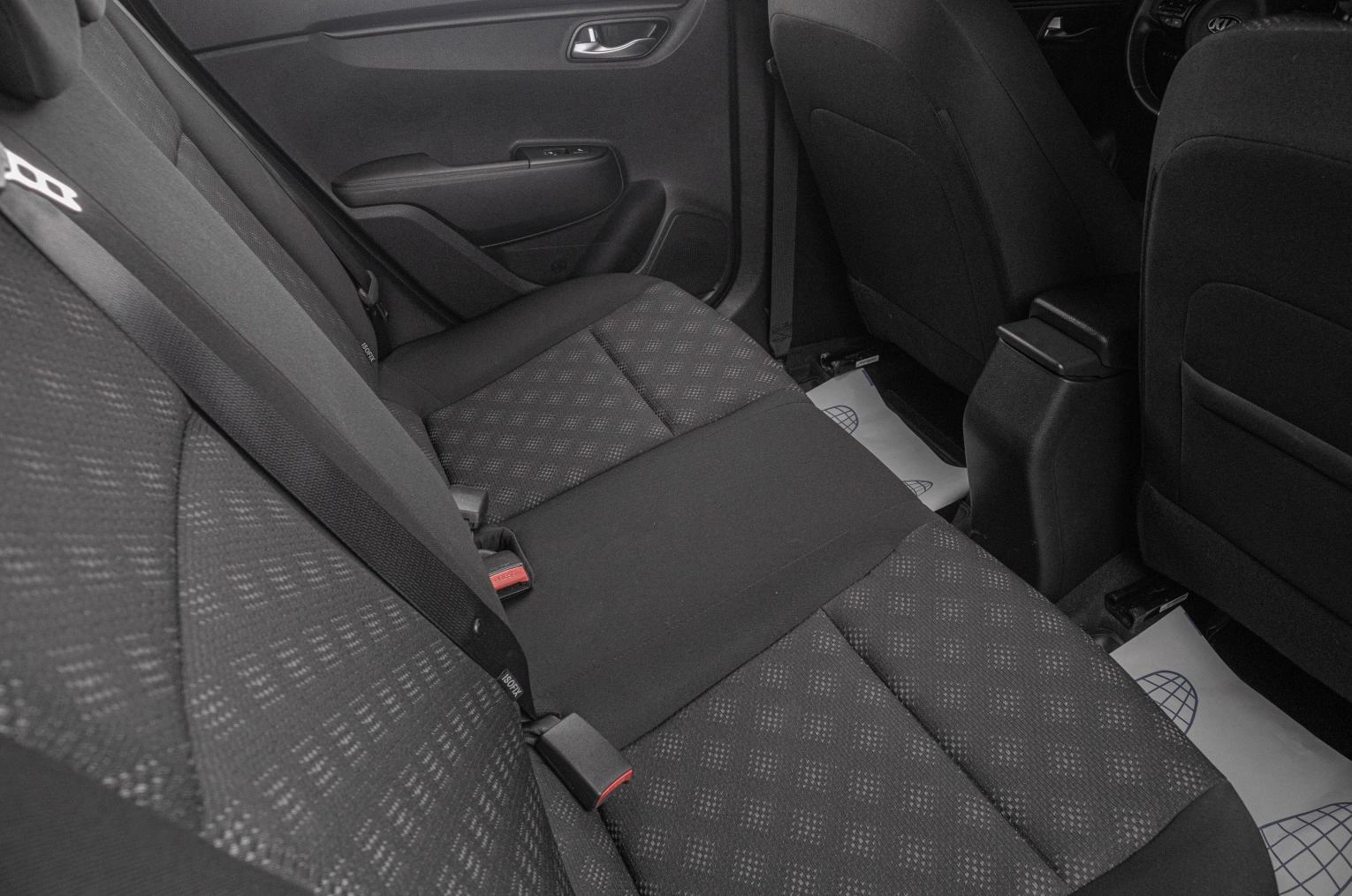 KIA Rio X-Line 19 из 20