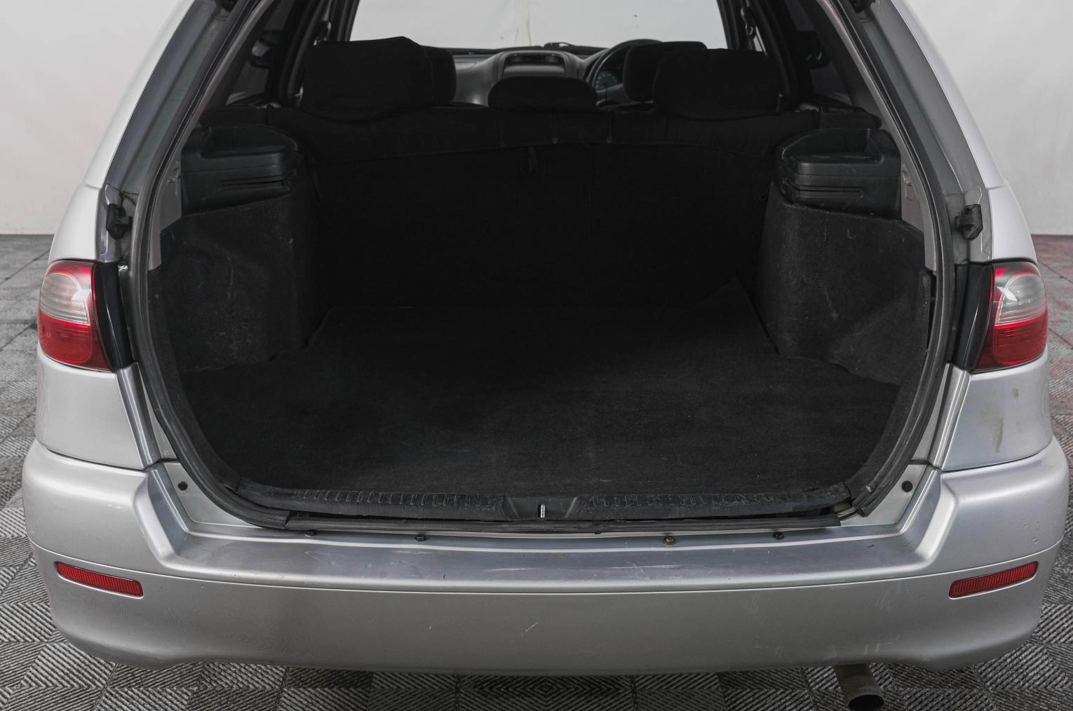 Toyota Caldina 7 из 19