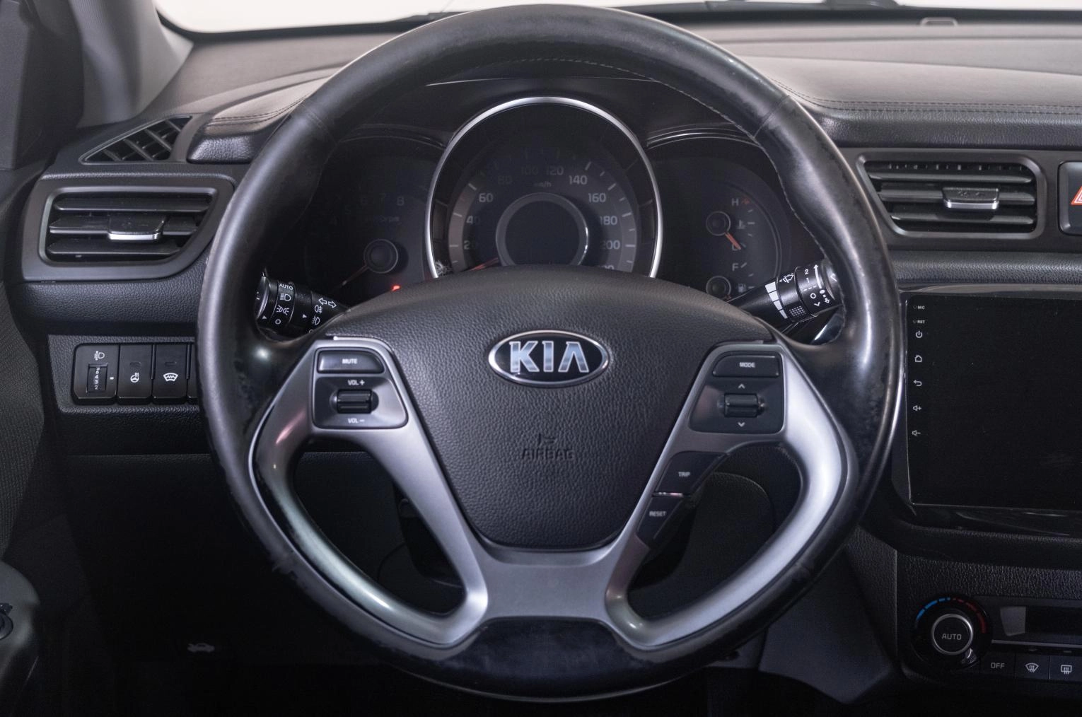 KIA Rio 10 из 21