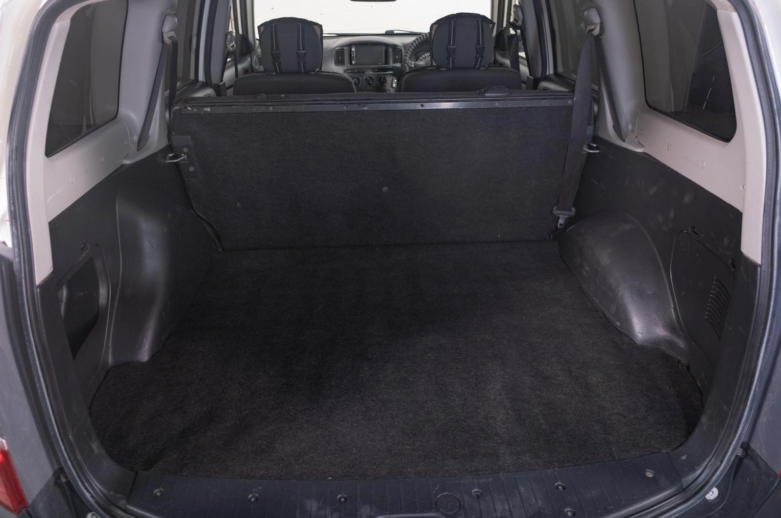 Toyota Succeed 18 из 19