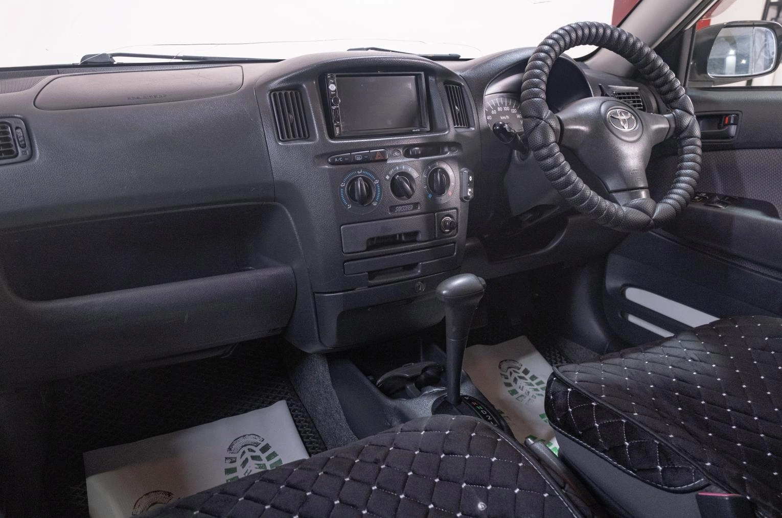 Toyota Succeed 15 из 19