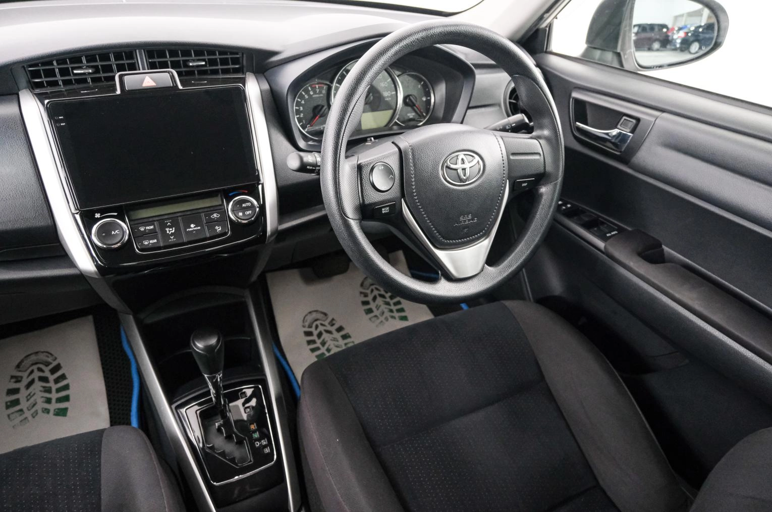 Toyota Corolla Fielder 9 из 21