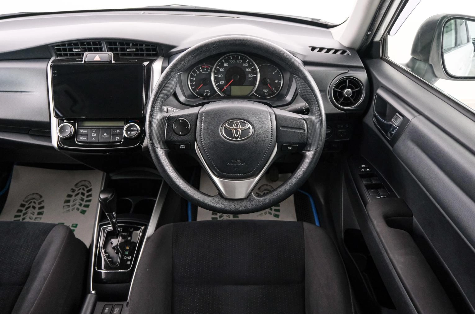 Toyota Corolla Fielder 14 из 21