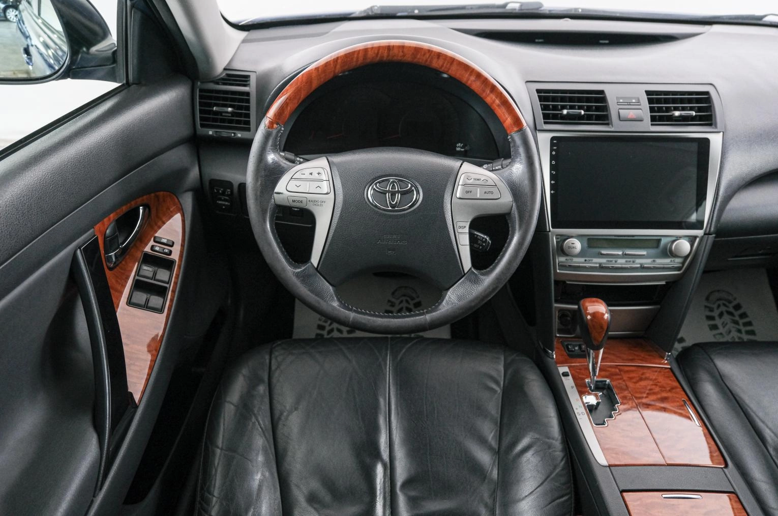 Toyota Camry 14 из 22