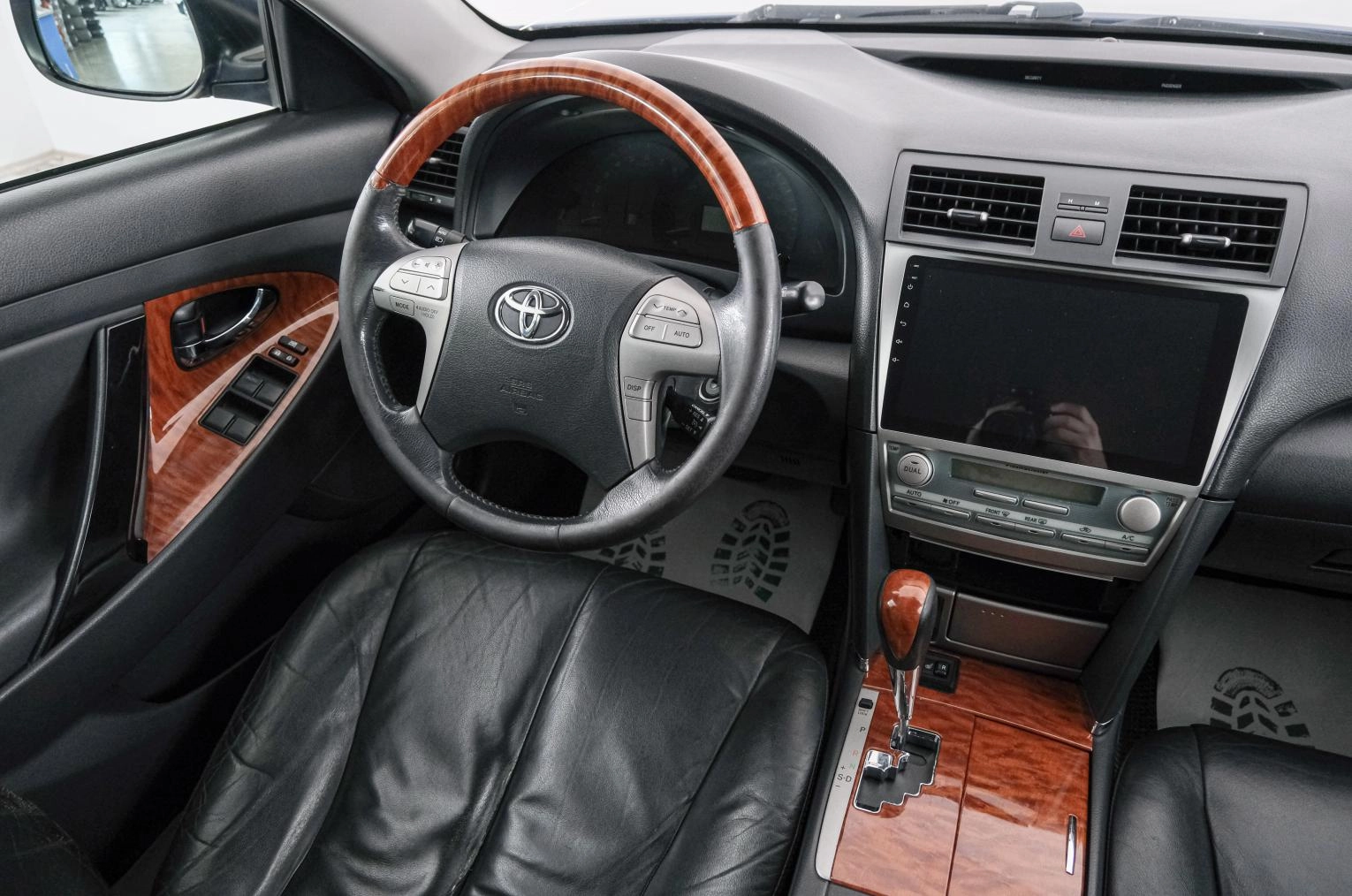 Toyota Camry 9 из 22