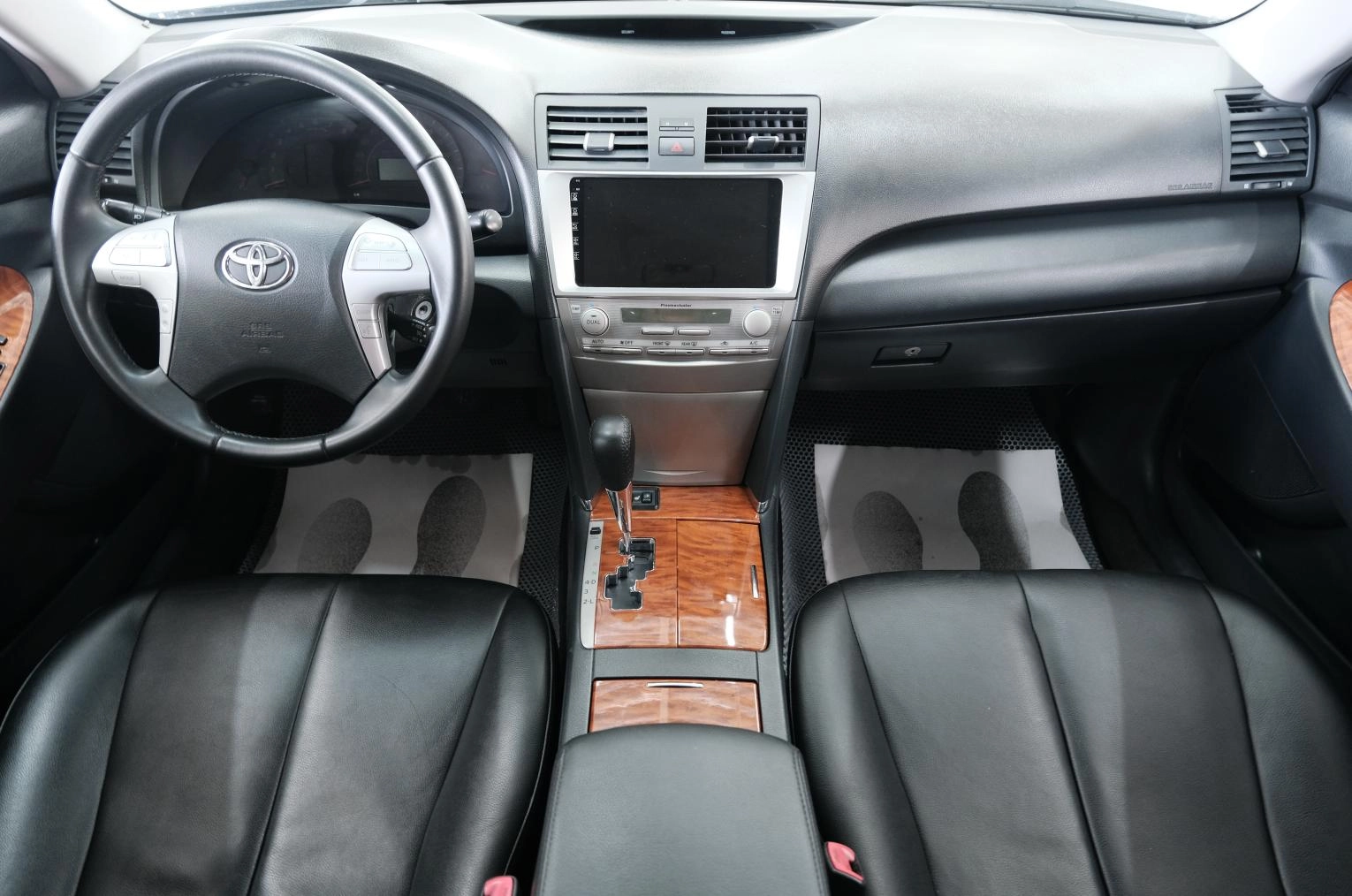 Toyota Camry 16 из 25