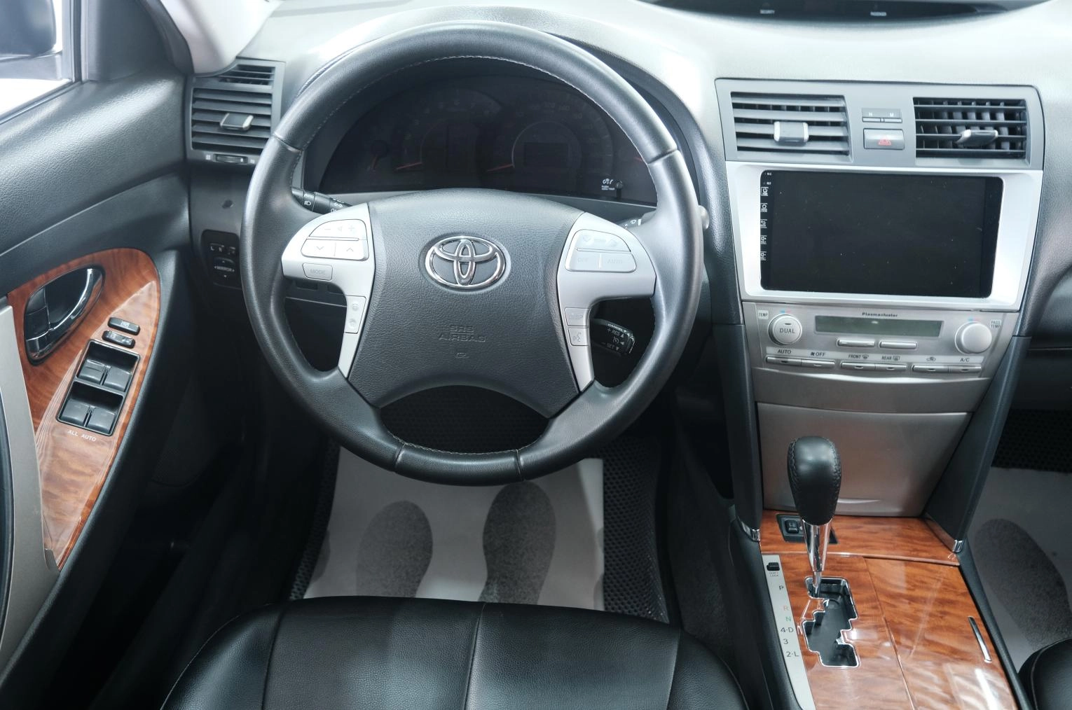 Toyota Camry 12 из 25